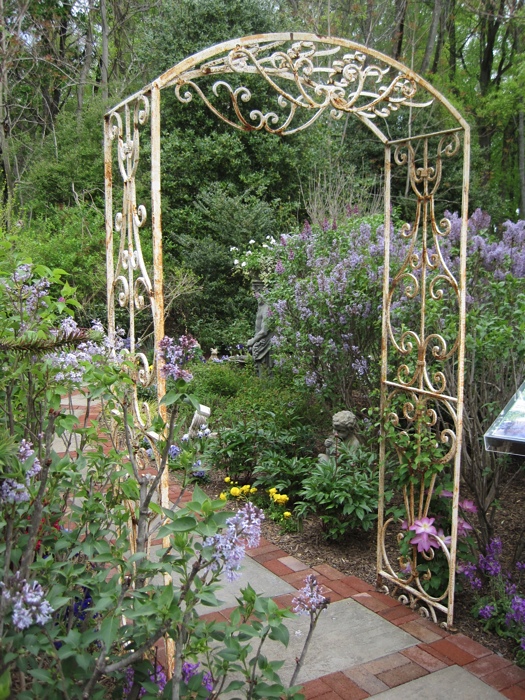 Mansion in May, Garden Arbor