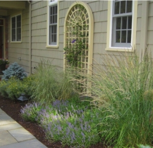 Side Entry Garden with Trellis